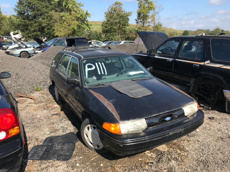 Another rather-clean Taurus wagon.